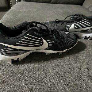 Nike softball cleats
